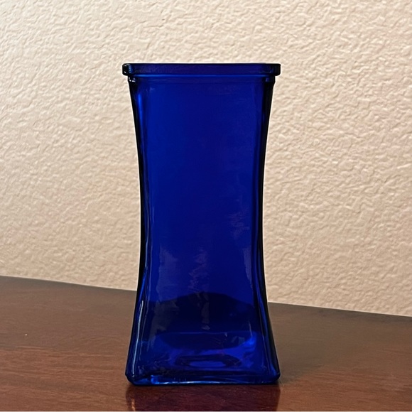 Accents 7 H X 3 Wide Colbalt Blue Square Vase Poshmark